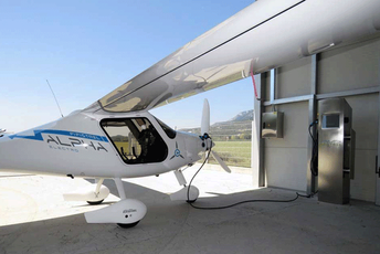 Slovenci prodali Indiji skoro 200 električnih aviona Slovenci prodali Indiji skoro 200 električnih aviona