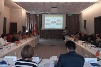 Zajednički raditi na prevenciji i kontroli upotrebe antibiotika kod životinja i ljudi Zajednički raditi na prevenciji i kontroli upotrebe antibiotika kod životinja i ljudi