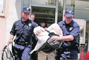 Sjeverna Mitrovica: Uhapšena tri policajca Sjeverna Mitrovica: Uhapšena tri policajca