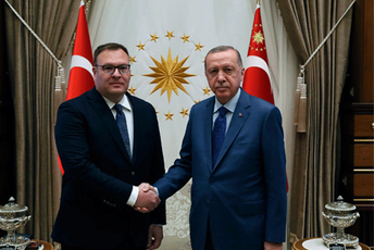 Kastratović predao akreditivna pisma predsjedniku Erdoganu Kastratović predao akreditivna pisma predsjedniku Erdoganu