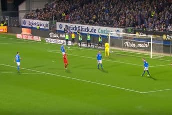 Najčudniji penal ikad, skrivio ga igrač van igre Najčudniji penal ikad, skrivio ga igrač van igre