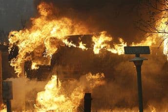 Bjesne požari u Kaliforniji, proglašeno vanredno stanje Bjesne požari u Kaliforniji, proglašeno vanredno stanje