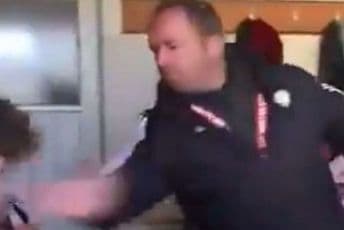 Isplivao snimak na kom trener šamara igrače jer gube (VIDEO) Isplivao snimak na kom trener šamara igrače jer gube (VIDEO)