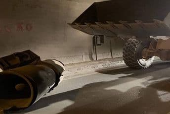 Ventilator oborio kamion koji je prevozio bager Ventilator oborio kamion koji je prevozio bager