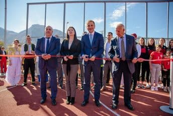 OTVORENI školski SPORTSKI TERENI u GUSINJU vrijedni 350.000 eura OTVORENI školski SPORTSKI TERENI u GUSINJU vrijedni 350.000 eura