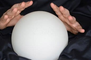 Lažni vidovnjaci Iz Novog prevarili sugrađanina, za skidanje crne magije mu uzeli više od 43.000 eura Lažni vidovnjaci Iz Novog prevarili sugrađanina, za skidanje crne magije mu uzeli više od 43.000 eura