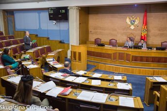 Iz Crne Gore otputovalo 33.213 stranih državljana Iz Crne Gore otputovalo 33.213 stranih državljana