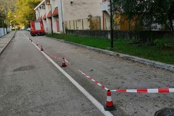 Evakuisana srednja škola zbog curenja plina! Evakuisana srednja škola zbog curenja plina!