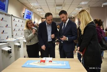 Otvorena izložba namijenjena osobama sa oštećenim vidom "Ljepote Crne Gore na dlanu" Otvorena izložba namijenjena osobama sa oštećenim vidom "Ljepote Crne Gore na dlanu"