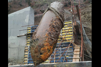 Uklonjena neeksplodirana bomba teška 1000 kilograma Uklonjena neeksplodirana bomba teška 1000 kilograma
