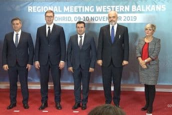 Danas smo informisani o inicijativi Vučića, Zaeva i Rame, moramo dobro promisliti (VIDEO) Danas smo informisani o inicijativi Vučića, Zaeva i Rame, moramo dobro promisliti (VIDEO)