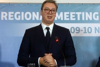 Vučić naložio da se ispita navodna špijunska afera: Da li ruski špijuni potplaćuju srpske zvaničnike Vučić naložio da se ispita navodna špijunska afera: Da li ruski špijuni potplaćuju srpske zvaničnike