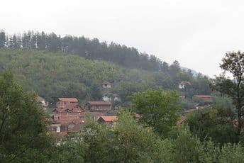 Velika i Brana jedine stanovnice sela, ubija ih samoća, ali ne pričaju jedna s drugom Velika i Brana jedine stanovnice sela, ubija ih samoća, ali ne pričaju jedna s drugom