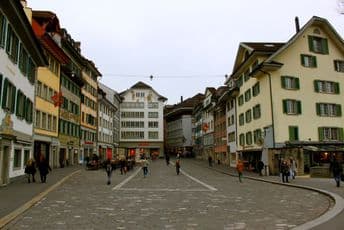 Crnogorci uhapšeni u Švajcarskoj zbog pljačke juvelirnice Crnogorci uhapšeni u Švajcarskoj zbog pljačke juvelirnice