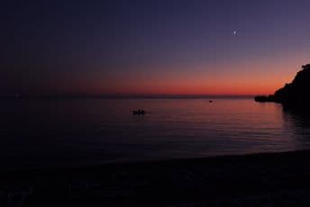 Grupa i dalje ograničava i obeshrabruje pojedinca Grupa i dalje ograničava i obeshrabruje pojedinca