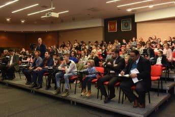 Tivat: Četvrto zasjedanje Dječijeg parlamenta, kros i koncert Tivat: Četvrto zasjedanje Dječijeg parlamenta, kros i koncert