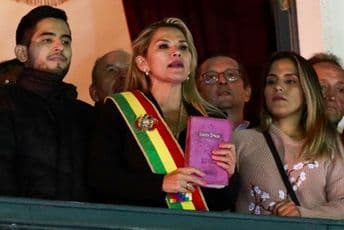 BOLIVIJA: Sukobi nakon što se Anjes proglasila za predsjednicu BOLIVIJA: Sukobi nakon što se Anjes proglasila za predsjednicu