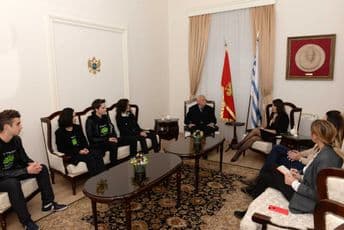 Uručene zahvalnice Kajakaškom klubu „Morača“ i NVO „Naša akcija“ za doprinos čišćenju rijeke Ribnice Uručene zahvalnice Kajakaškom klubu „Morača“ i NVO „Naša akcija“ za doprinos čišćenju rijeke Ribnice