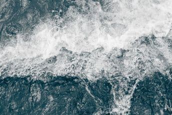 U toku spasavanje sa teretnog broda koji tone kod ostrva Lezbos U toku spasavanje sa teretnog broda koji tone kod ostrva Lezbos