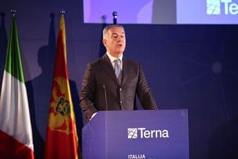 Podmorski kabl između Crne Gore i Italije pušten u rad (VIDEO) Podmorski kabl između Crne Gore i Italije pušten u rad (VIDEO)