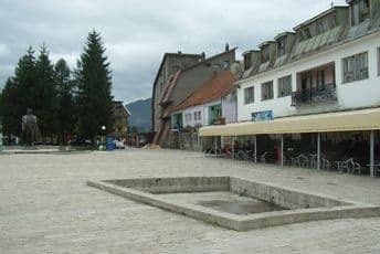Na Mojkovčanku pala tabla lima sa gradilišta, završila u bolnici