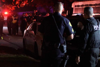 Kalifornija: Gledali fudbalsku utakmicu kada je upao napadač, četvoro mrtvih Kalifornija: Gledali fudbalsku utakmicu kada je upao napadač, četvoro mrtvih