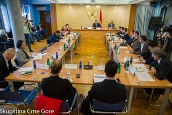 GVOZDENOVIĆ: Zakonska rješenja da budu gotova početkom decembra GVOZDENOVIĆ: Zakonska rješenja da budu gotova početkom decembra