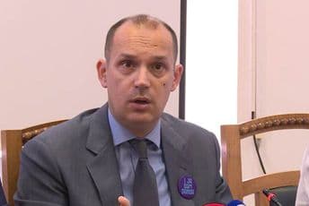 Lončar: Nije se Vučiću zdravlje pogoršalo zbog novinara, već zbog premora Foto: N1