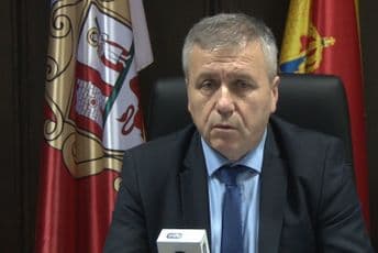 Aprcović obišao radove na Domu zdravlja, donirali 5.000 eura Aprcović obišao radove na Domu zdravlja, donirali 5.000 eura