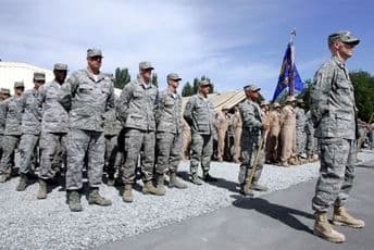 Tramp pomilovao oficire optužene za ratne zločine Tramp pomilovao oficire optužene za ratne zločine