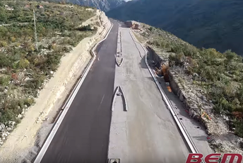 Novi snimak: Pogledajte kako teku radovi na auto-putu Novi snimak: Pogledajte kako teku radovi na auto-putu