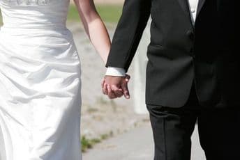 Mladenci otkazali vjenčanje i zadržali poklone od 30.000 dolara Mladenci otkazali vjenčanje i zadržali poklone od 30.000 dolara