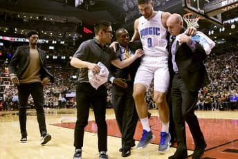 Povreda Vučevića u meču sa Torontom Foto: Beta/AP