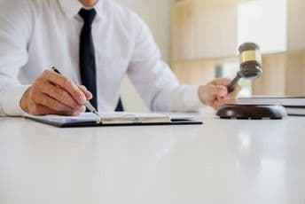 Bosanac tužio njemačkog auto-giganta: Zahtijeva 750 miliona dolara odštete Bosanac tužio njemačkog auto-giganta: Zahtijeva 750 miliona dolara odštete