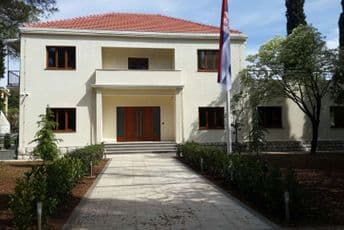 Nije tačno da je Jovanović izbačen, nije mu dozvoljeno unošenje opreme za snimanje Foto: Ambasada Srbije