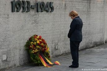 Merkelova prvi put u posjeti Aušvicu Merkelova prvi put u posjeti Aušvicu