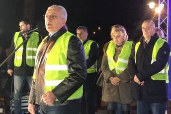 Praznični protesti ili političko blefiranje? Praznični protesti ili političko blefiranje?