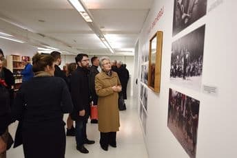 Izložba ''Plamene zore – 100 godina KPJ'' otvorena sinoć na Cetinju Izložba ''Plamene zore – 100 godina KPJ'' otvorena sinoć na Cetinju