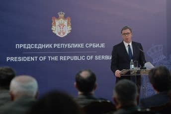 Vučić pokazao dokumente - oružje prodato Poljacima Vučić pokazao dokumente - oružje prodato Poljacima