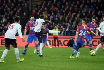 Redsi slavili protiv Palasa, radio i VAR FOTO: The Independent