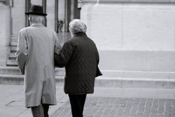 Bajkovita ljubav Veljka i Milosave: Umrli na isti dan nakon 60 godina braka Bajkovita ljubav Veljka i Milosave: Umrli na isti dan nakon 60 godina braka