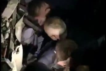 Albanija: Dijete vade iz ruševina Albanija: Dijete vade iz ruševina