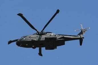 Francuska zavijena u crno: U sudaru dva vojna helikoptera poginulo 13 vojnika Francuska zavijena u crno: U sudaru dva vojna helikoptera poginulo 13 vojnika