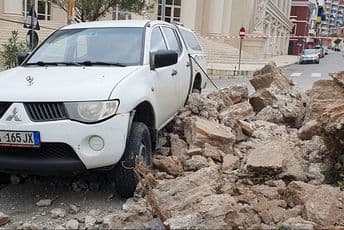 (UŽIVO) Portal Analitika u Draču sa crnogorskim spasiocima: Traže ima li preživjelih (UŽIVO) Portal Analitika u Draču sa crnogorskim spasiocima: Traže ima li preživjelih