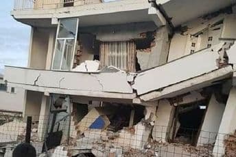 Iz srušene zgrade izvučena još tri tijela, svi iz jedne porodice Iz srušene zgrade izvučena još tri tijela, svi iz jedne porodice