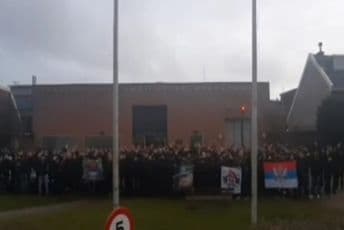 Grobari u Hagu podržali Ratka Mladića Grobari u Hagu podržali Ratka Mladića