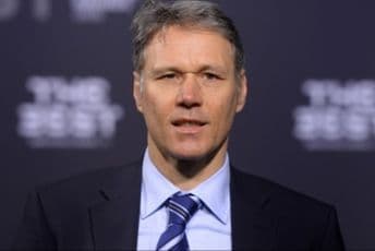 Van Basten izbačen iz igrice zbog nacističkog pozdrava
