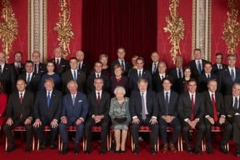 Marković na prijemu kod kraljice Elizabete Druge Marković na prijemu kod kraljice Elizabete Druge