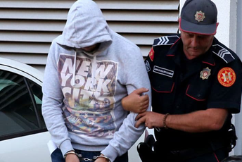 Šverc cigareta krili iza kompanija Privođenje osumnjičenog za šverc cigareta; Foto: D. Malidžan