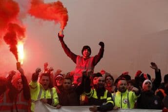 Štrajk paralisao grad: Na ulicama 6.000 policajaca, pretresaju prolaznike Štrajk paralisao grad: Na ulicama 6.000 policajaca, pretresaju prolaznike